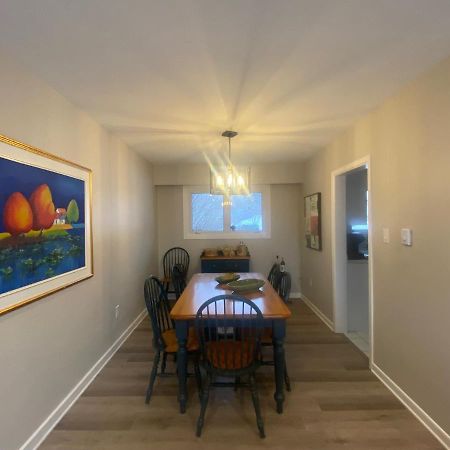 Private Room Lakeview House- Westmount Монктън Екстериор снимка
