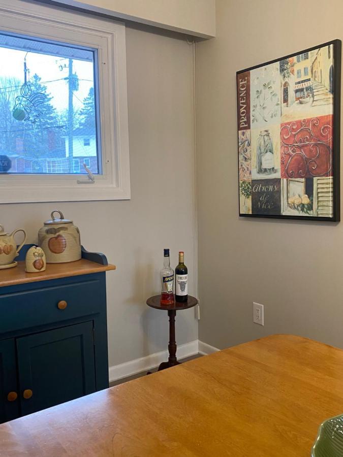 Private Room Lakeview House- Westmount Монктън Екстериор снимка